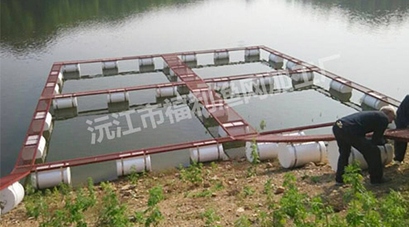 網(wǎng)箱組裝下水